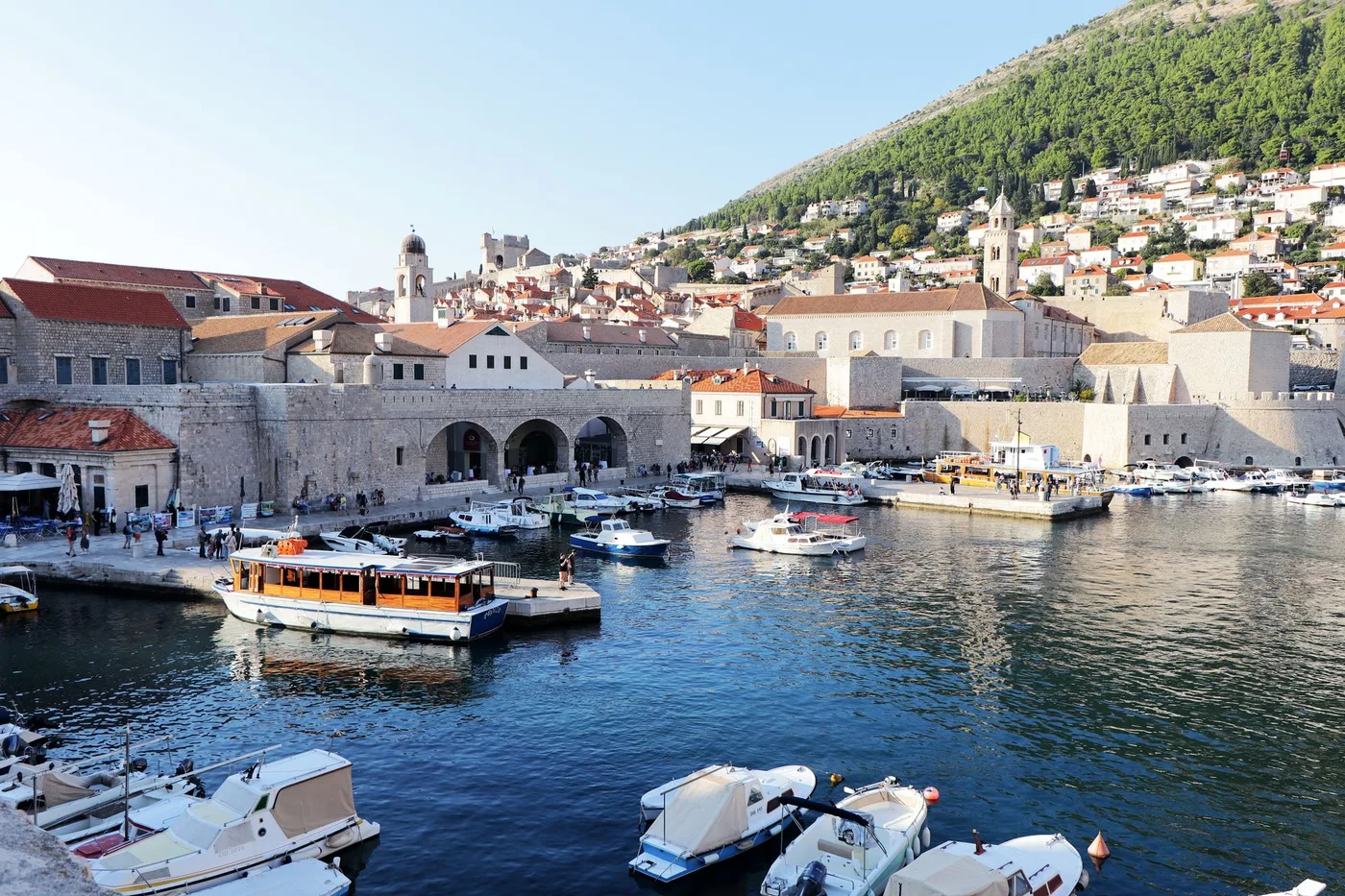 Der alte Hafen von Dubrovnik